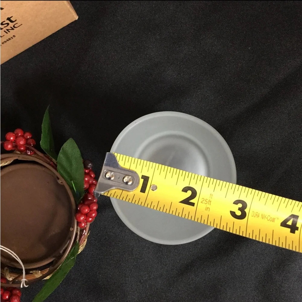 Dennis East International Winterberry Candle holder